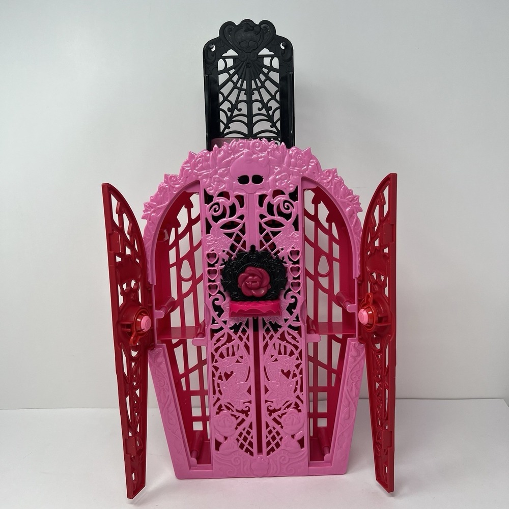 Monster High Draculaura Skulltimate Mysteries Locker